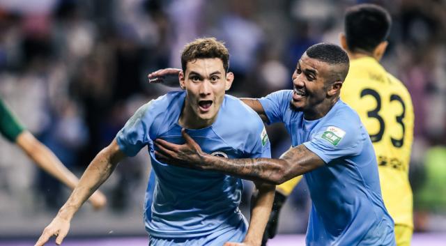 星空体育平台-国足新星助新鹏城主场首胜 双线3连胜后深足逆袭？